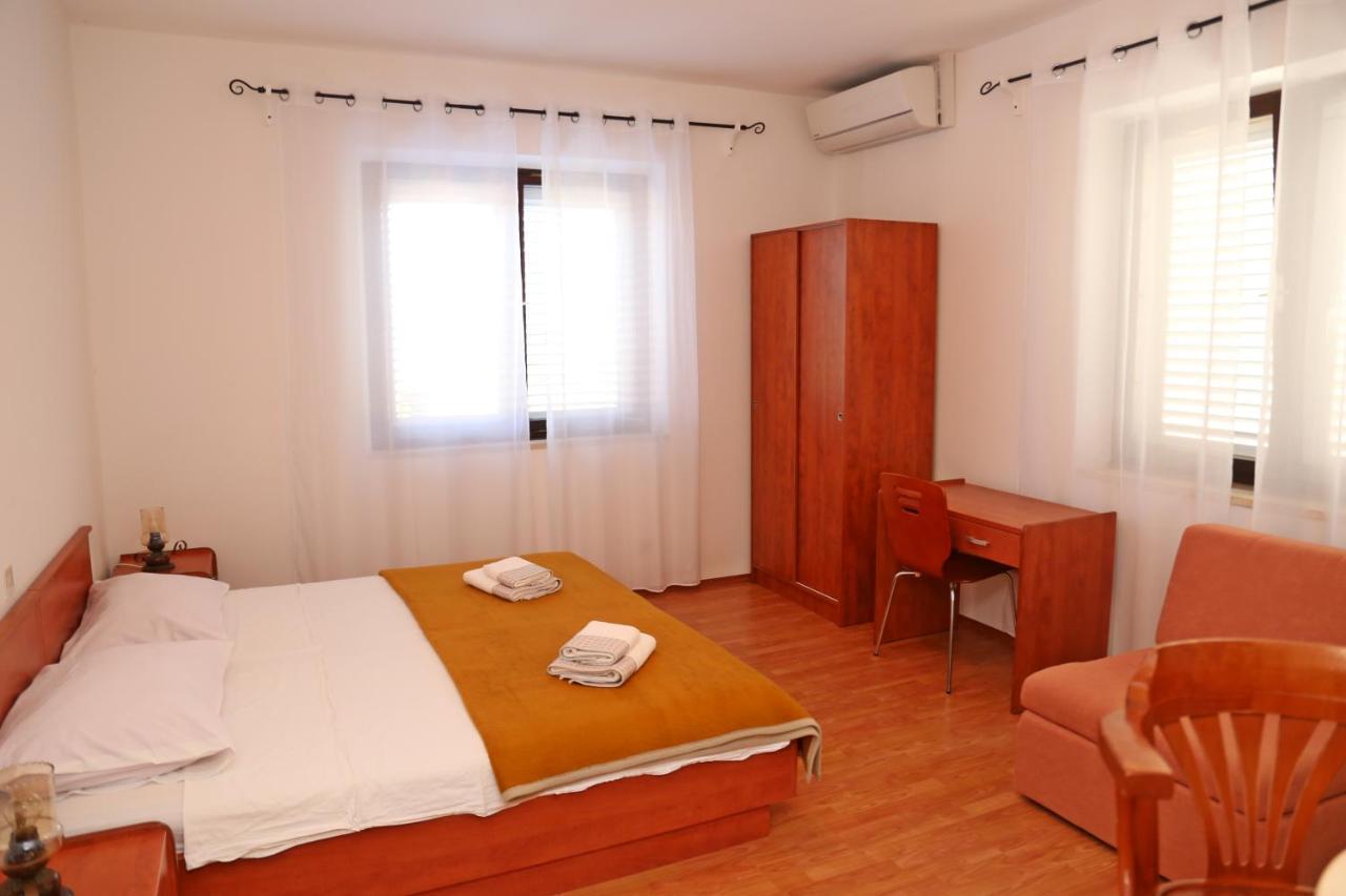 Pansion Marinka-Bire Rooms Lumbarda Exterior foto